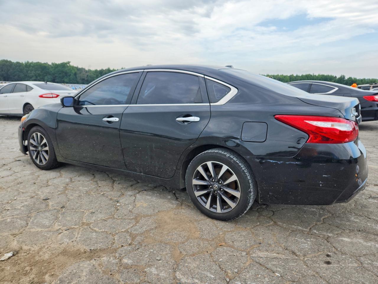 2017 Nissan Altima 2.5 Sv - zdjęcie 2
