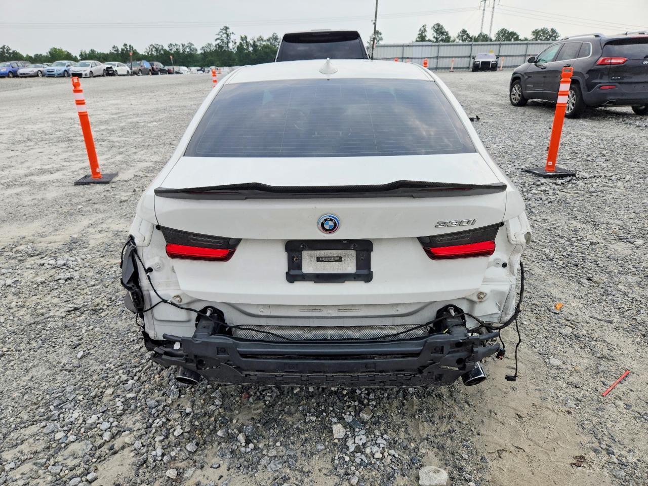 2021 BMW 330I - zdjęcie 6