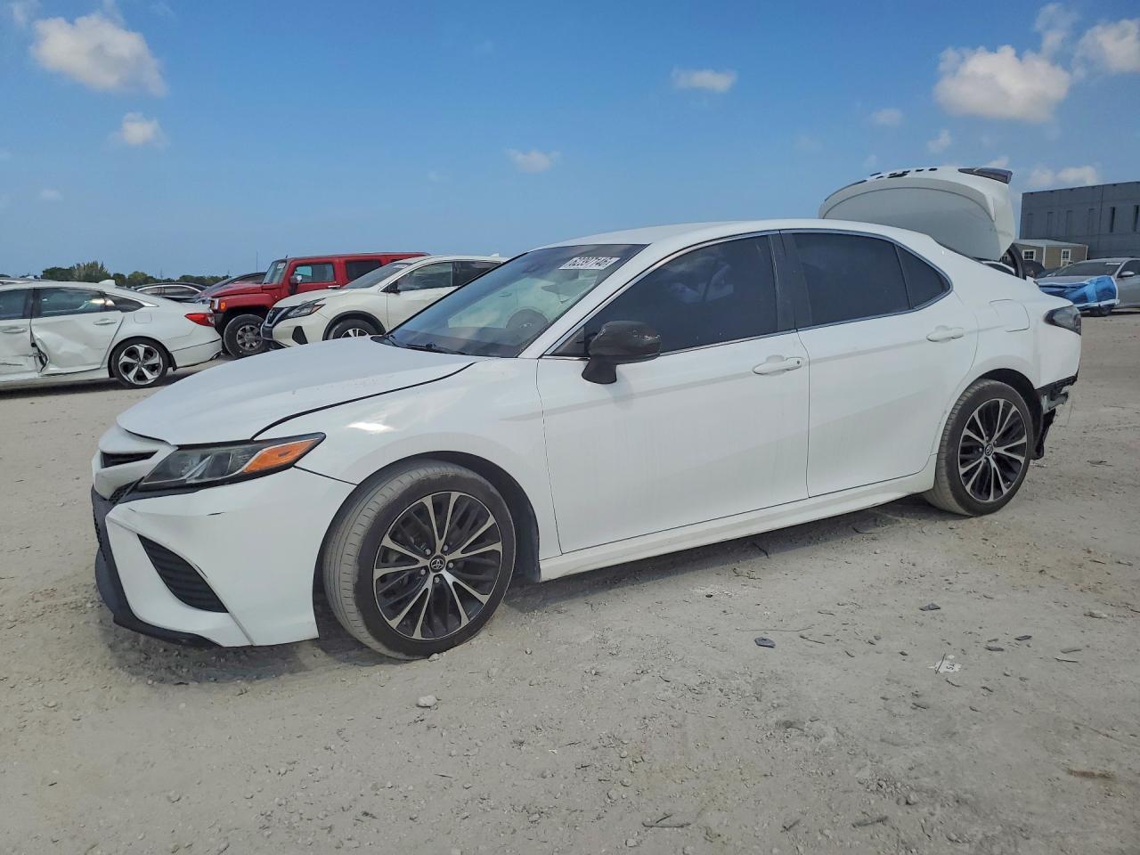 2018 Toyota Camry Se - zdjęcie główne