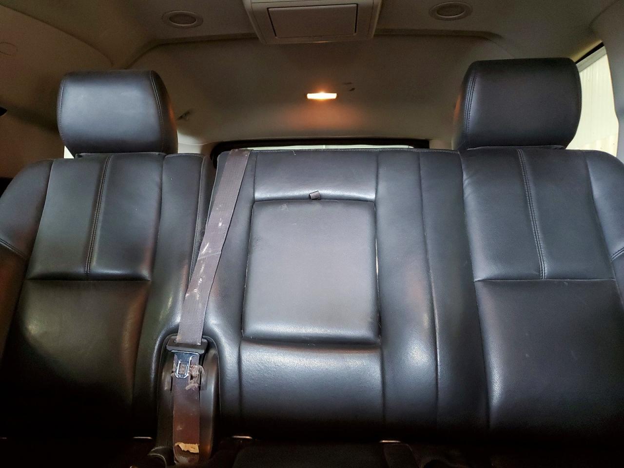 2013 Chevrolet Suburban K1500 Lt - zdjęcie 10