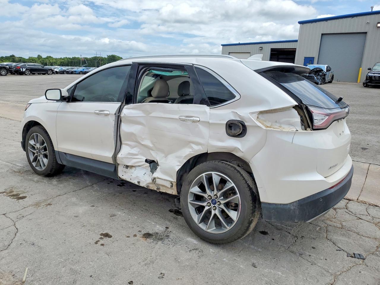 2017 Ford Edge Titanium - zdjęcie 2