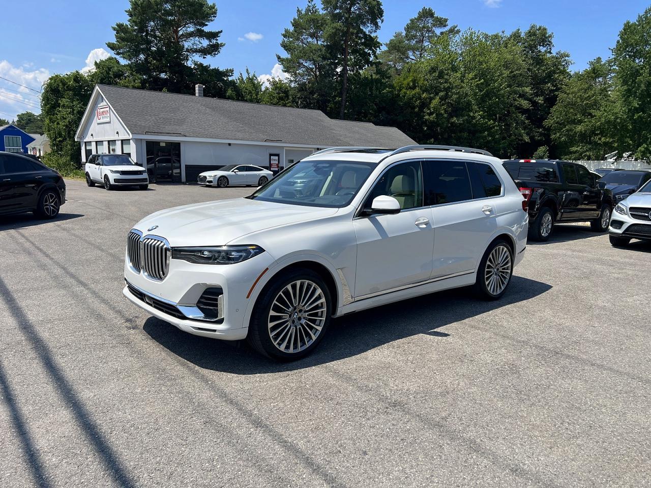 2022 BMW X7 xDrive40I - zdjęcie główne