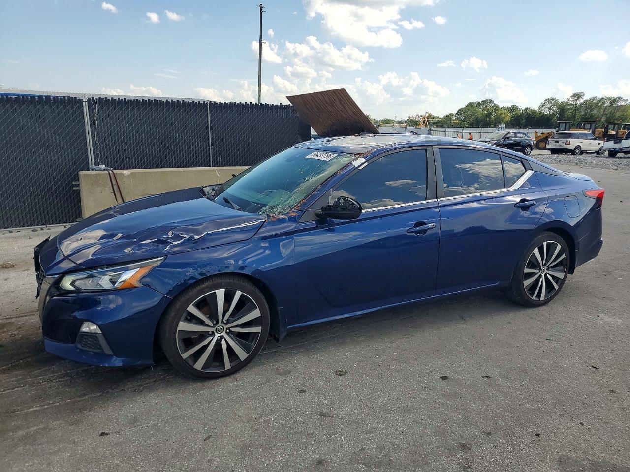 2020 Nissan Altima Sr - zdjęcie 2