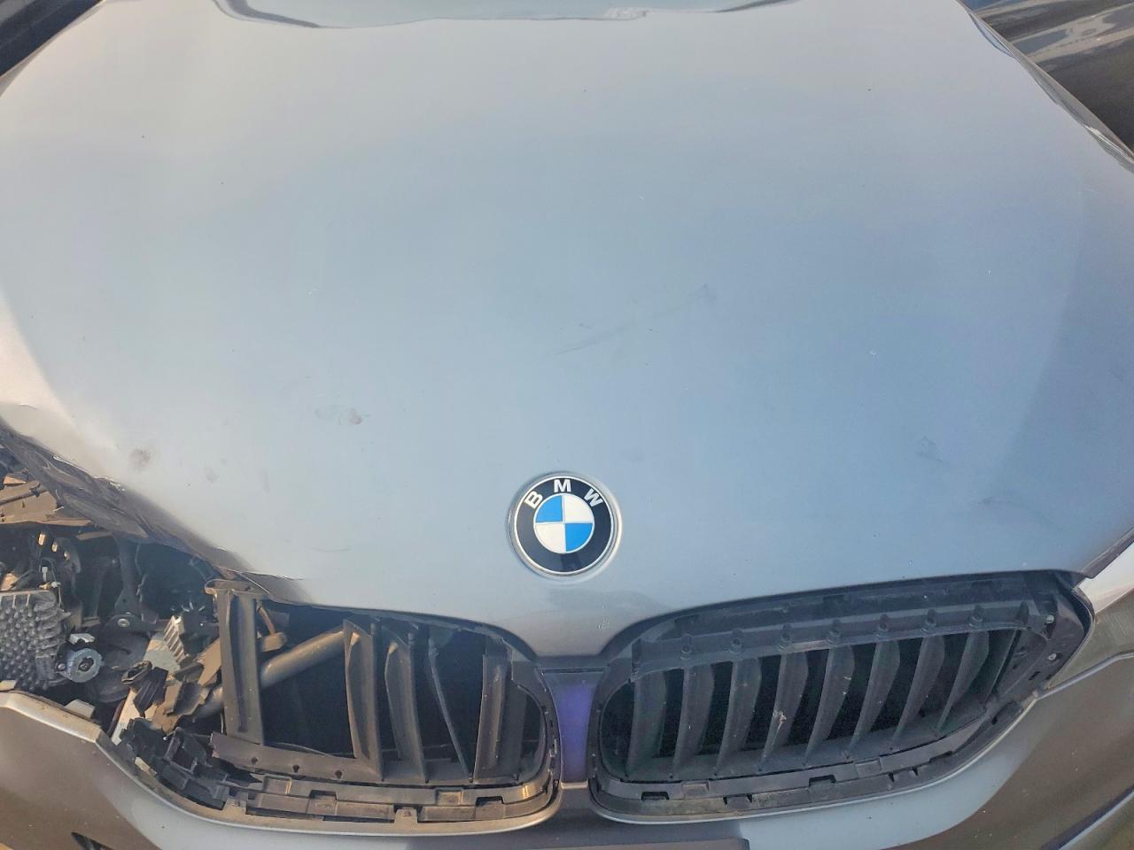 2019 BMW Seria 5 540i - zdjęcie 11