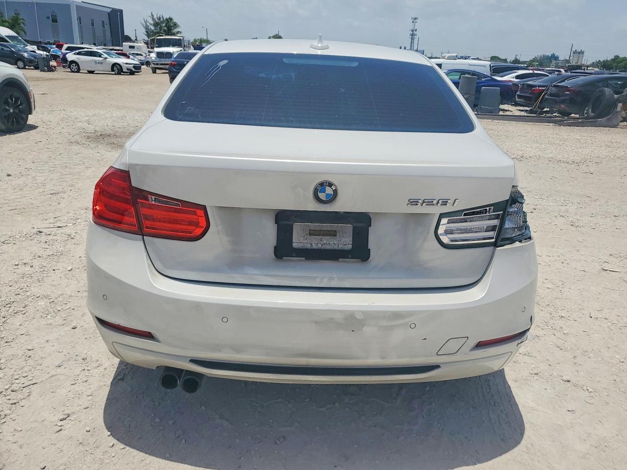 2015 BMW 328 I - zdjęcie 6