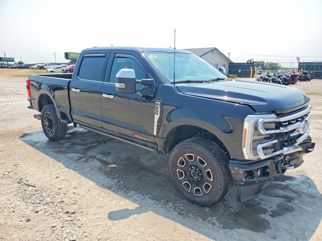 2024 Ford F250 Super Duty - zdjęcie 4