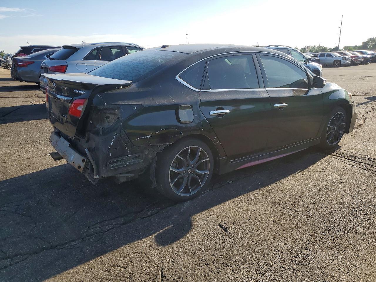 2017 Nissan Sentra Nismo - zdjęcie 3