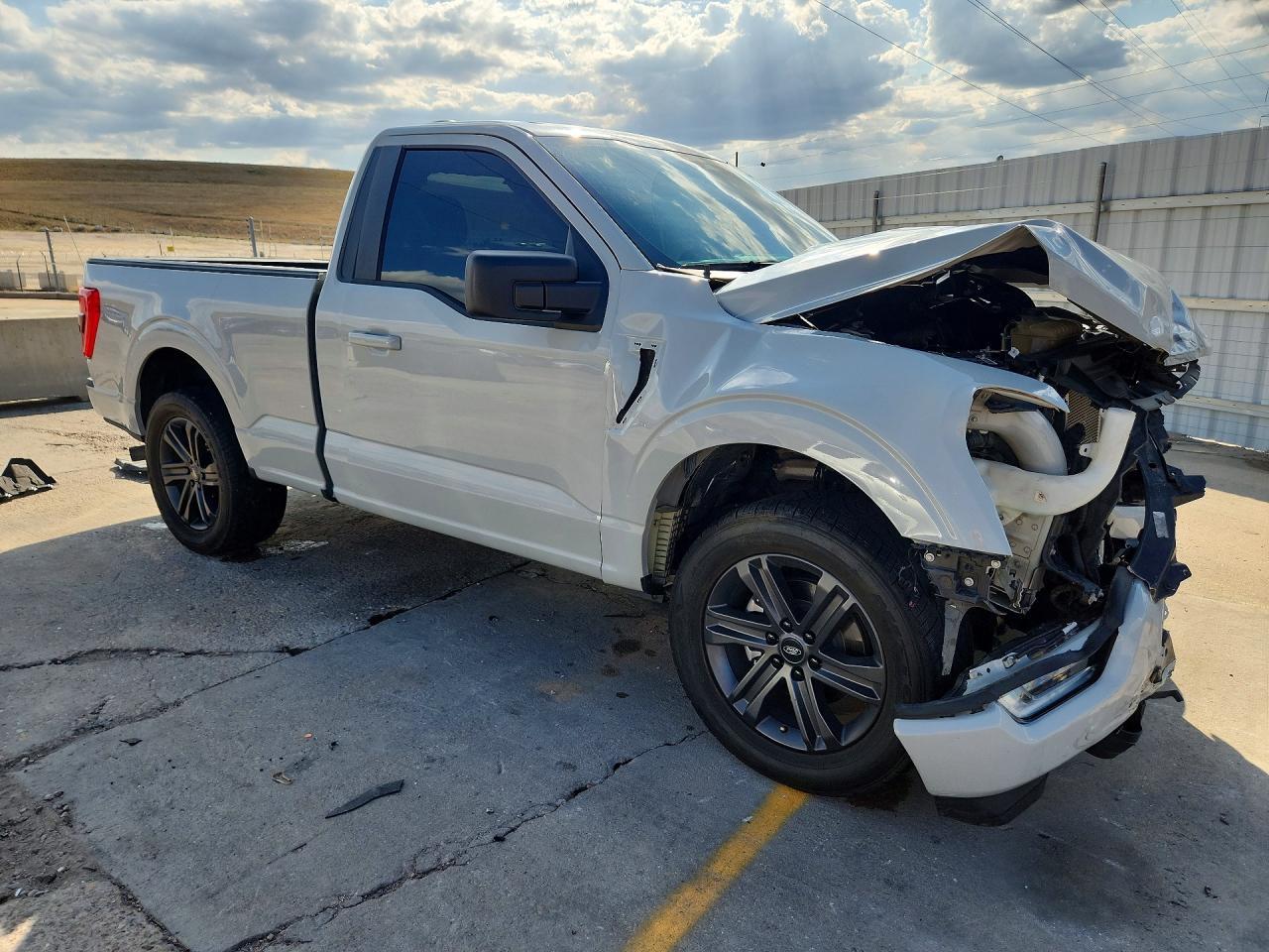 2023 Ford F150 - zdjęcie 4
