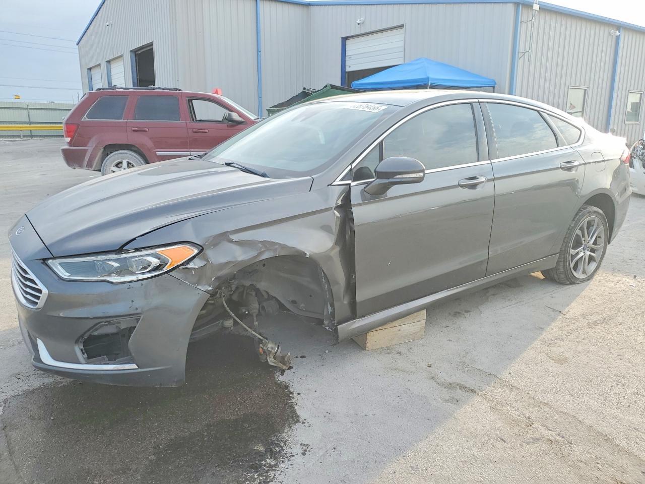 2019 Ford Fusion Sel - zdjęcie główne