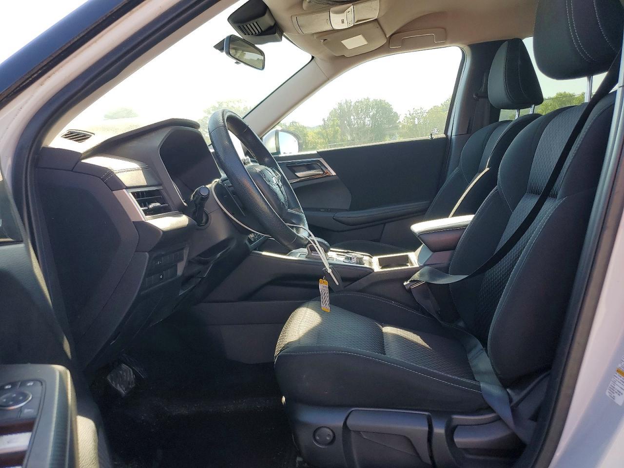 2022 Mitsubishi Outlander Es - zdjęcie 7