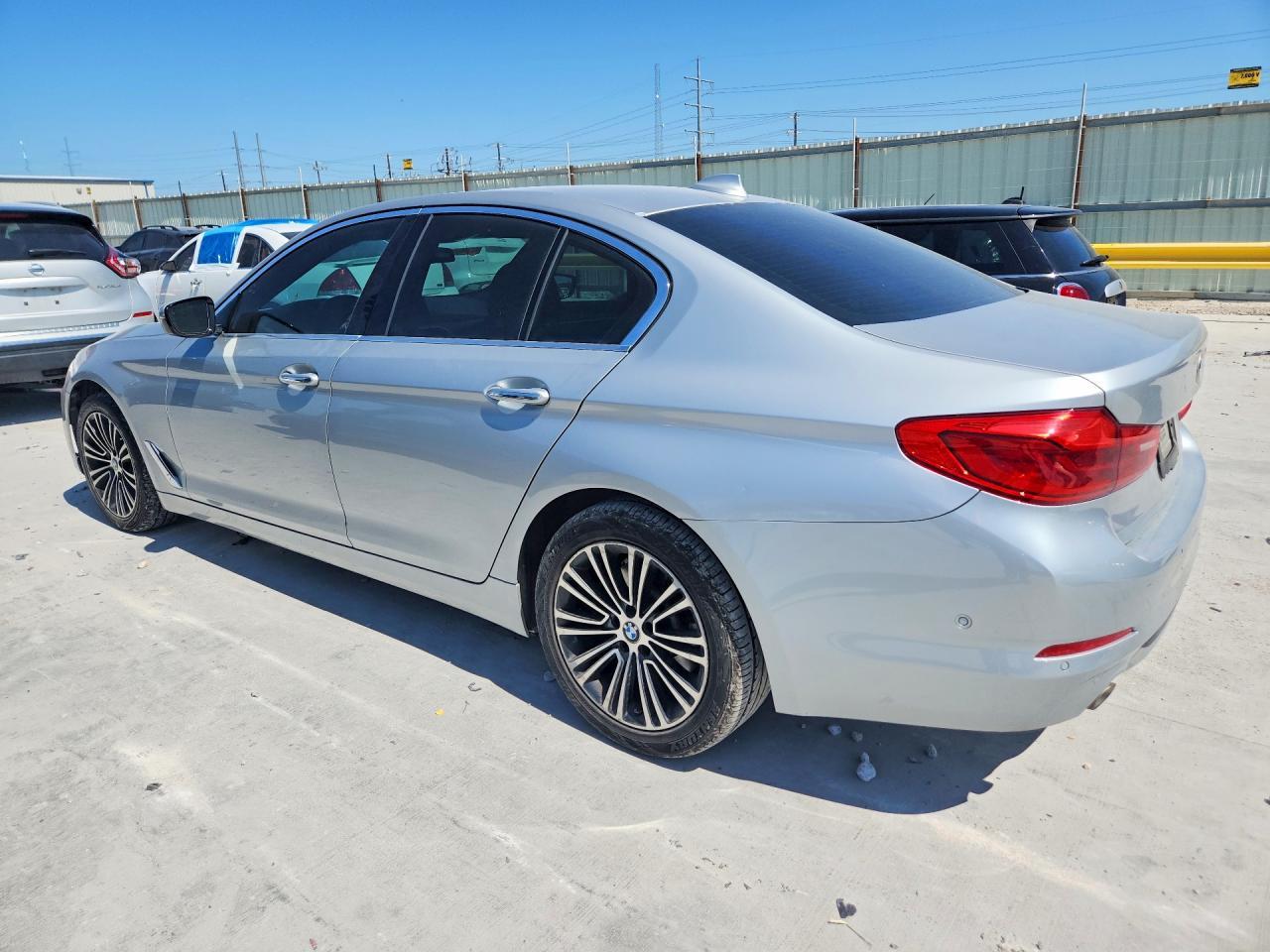 2018 BMW 530 I - zdjęcie 2