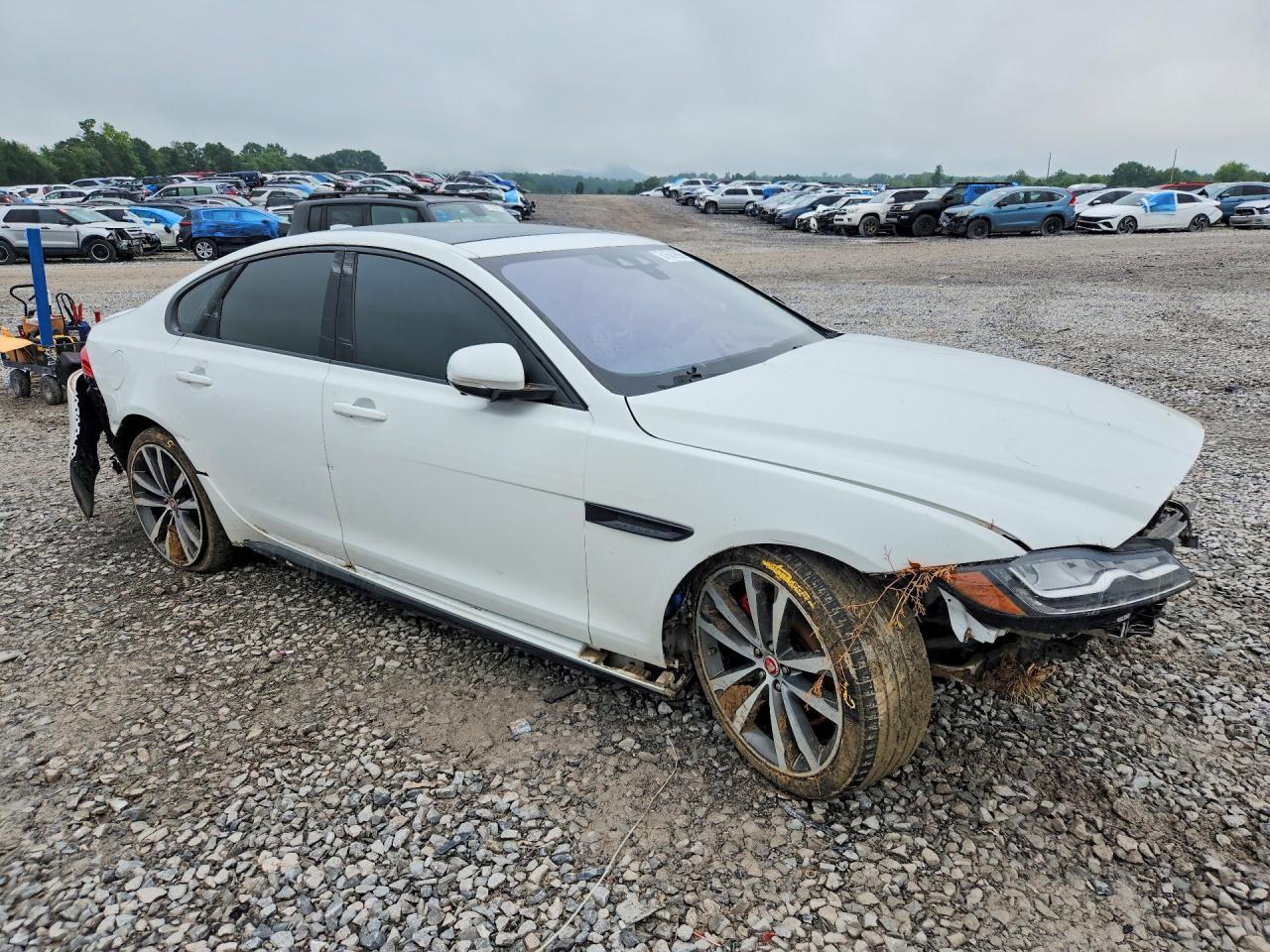 2016 Jaguar Xf S - zdjęcie 4
