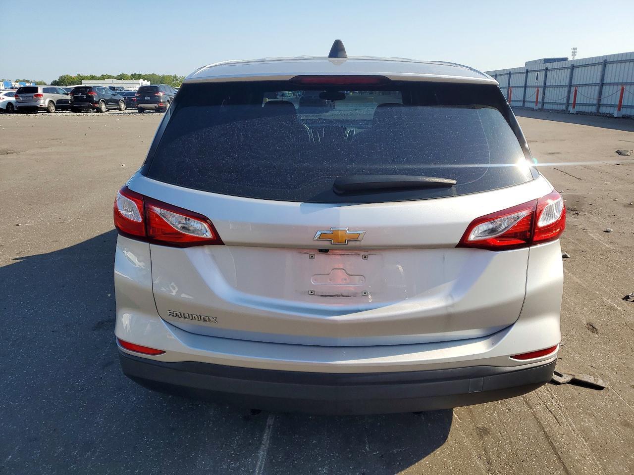 2020 Chevrolet Equinox Ls - zdjęcie 6