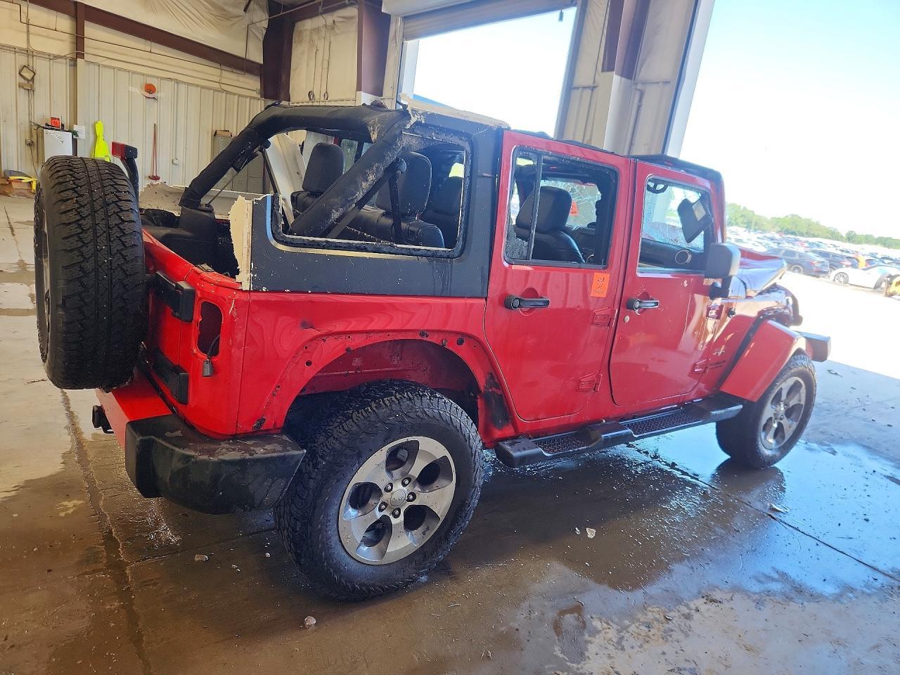 2016 Jeep Wrangler Unlimited Sahara - zdjęcie 3