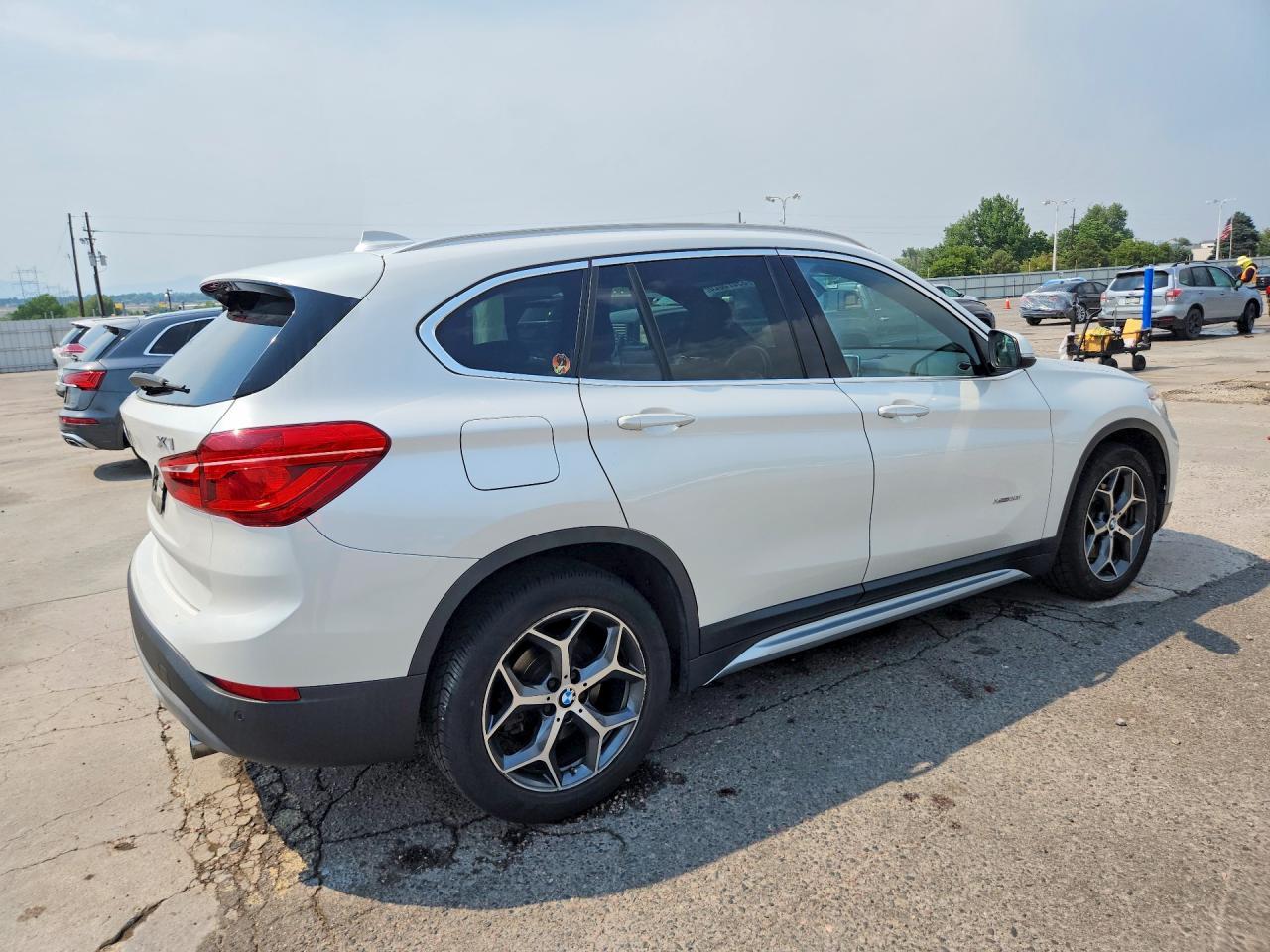 2016 BMW X1 xDrive28I - zdjęcie 3