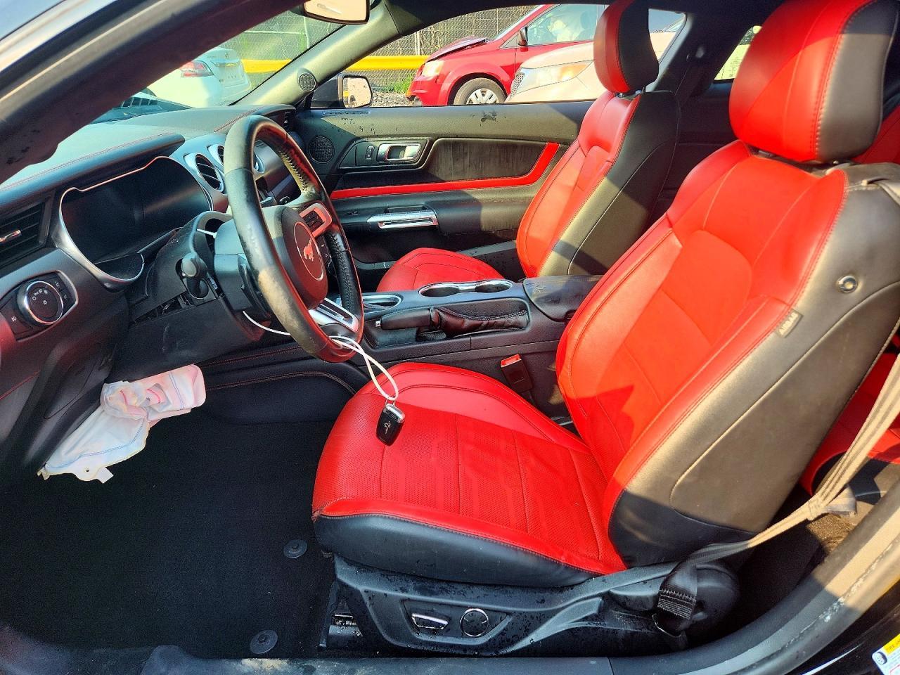 2019 Ford Mustang - zdjęcie 7