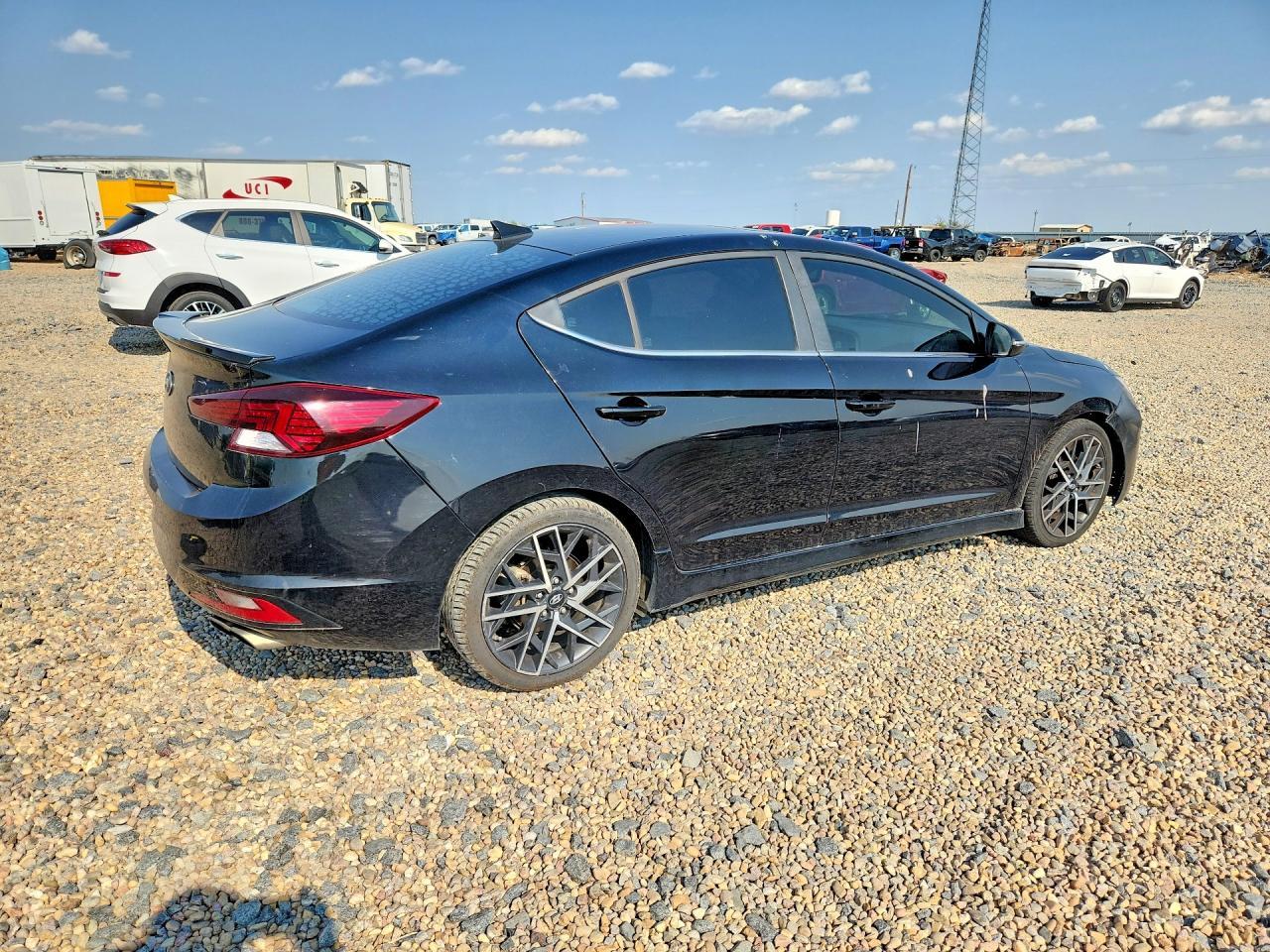 2020 Hyundai Elantra Sport - zdjęcie 3