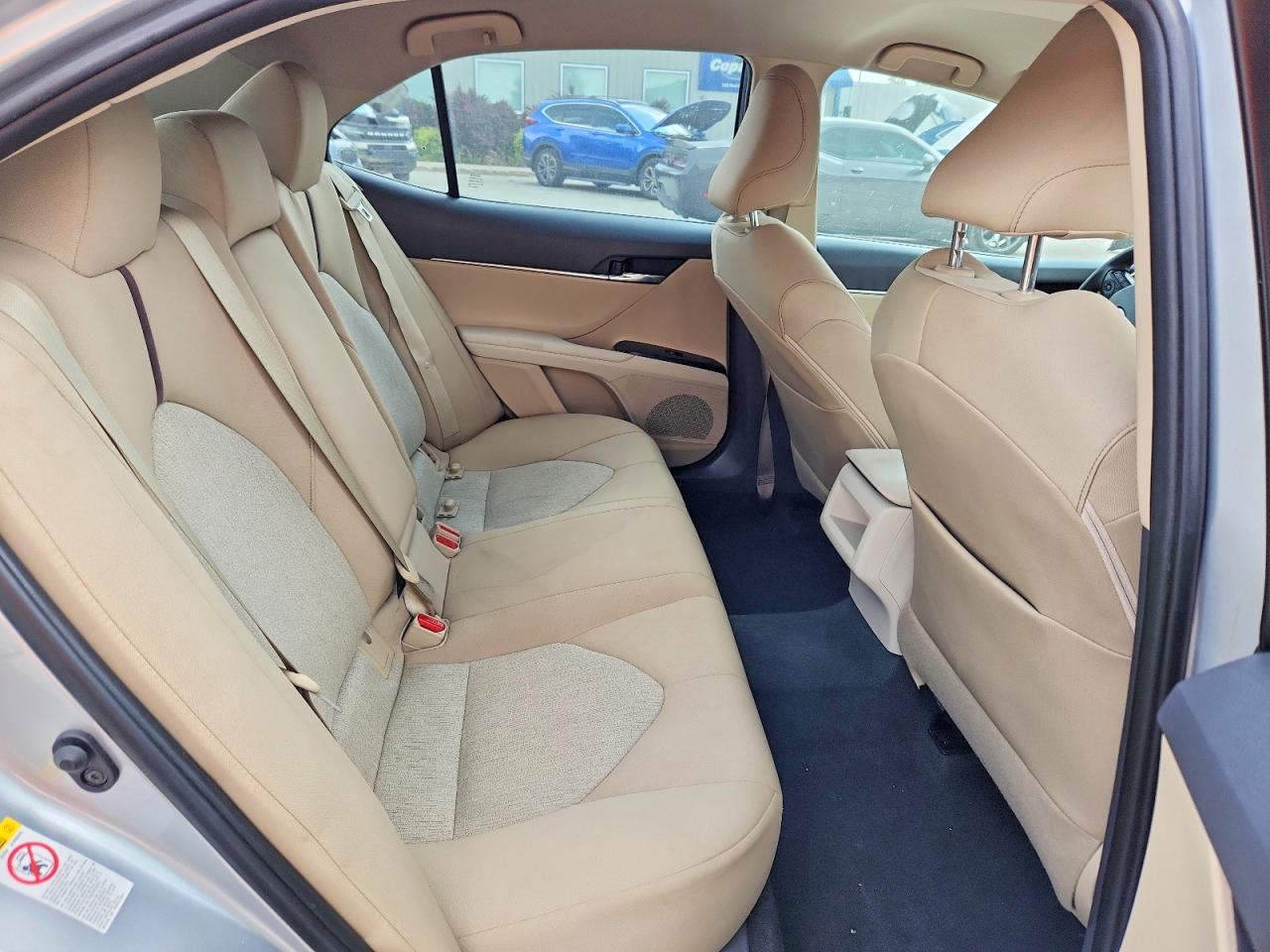 2018 Toyota Camry Le - zdjęcie 10