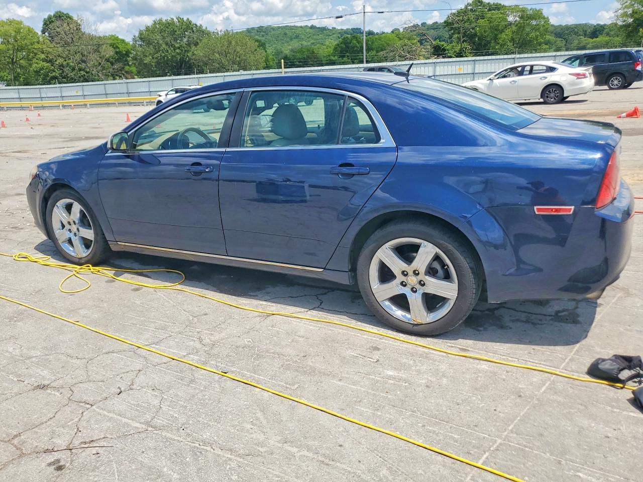 2025 Chevrolet Malibu Lt - zdjęcie 2