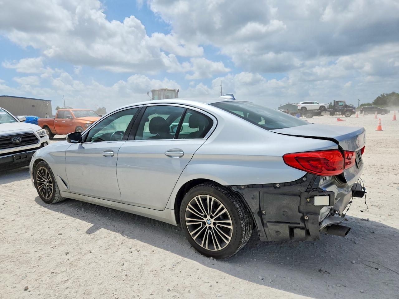 2019 BMW 530 I - zdjęcie 2