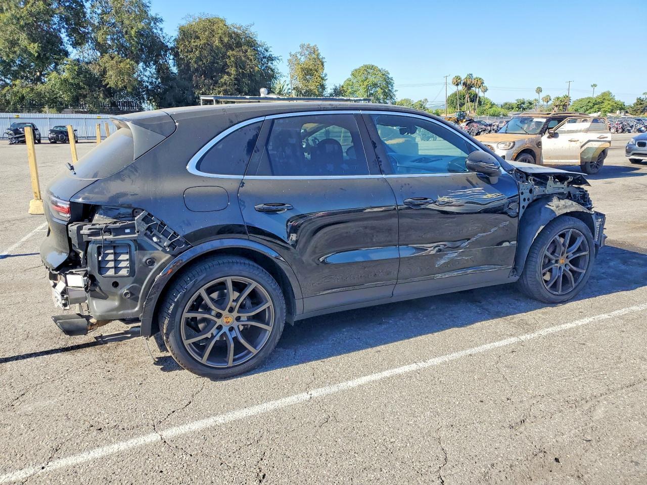 2023 Porsche Cayenne Base/Platinum Edition - zdjęcie 3
