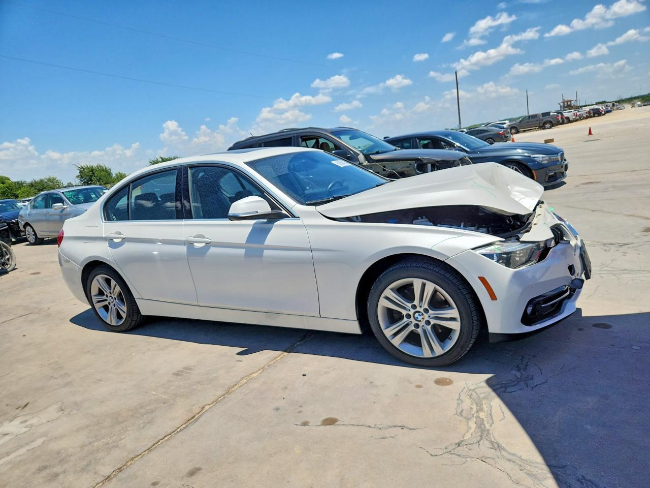 2017 BMW 330 I - zdjęcie 4