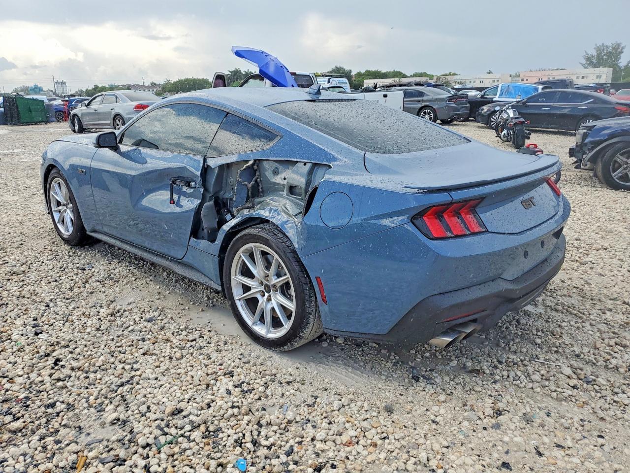 2024 Ford Mustang Gt - zdjęcie 2