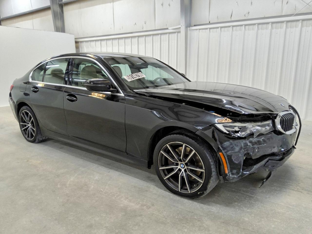 2021 BMW Seria 3 330i - zdjęcie 4