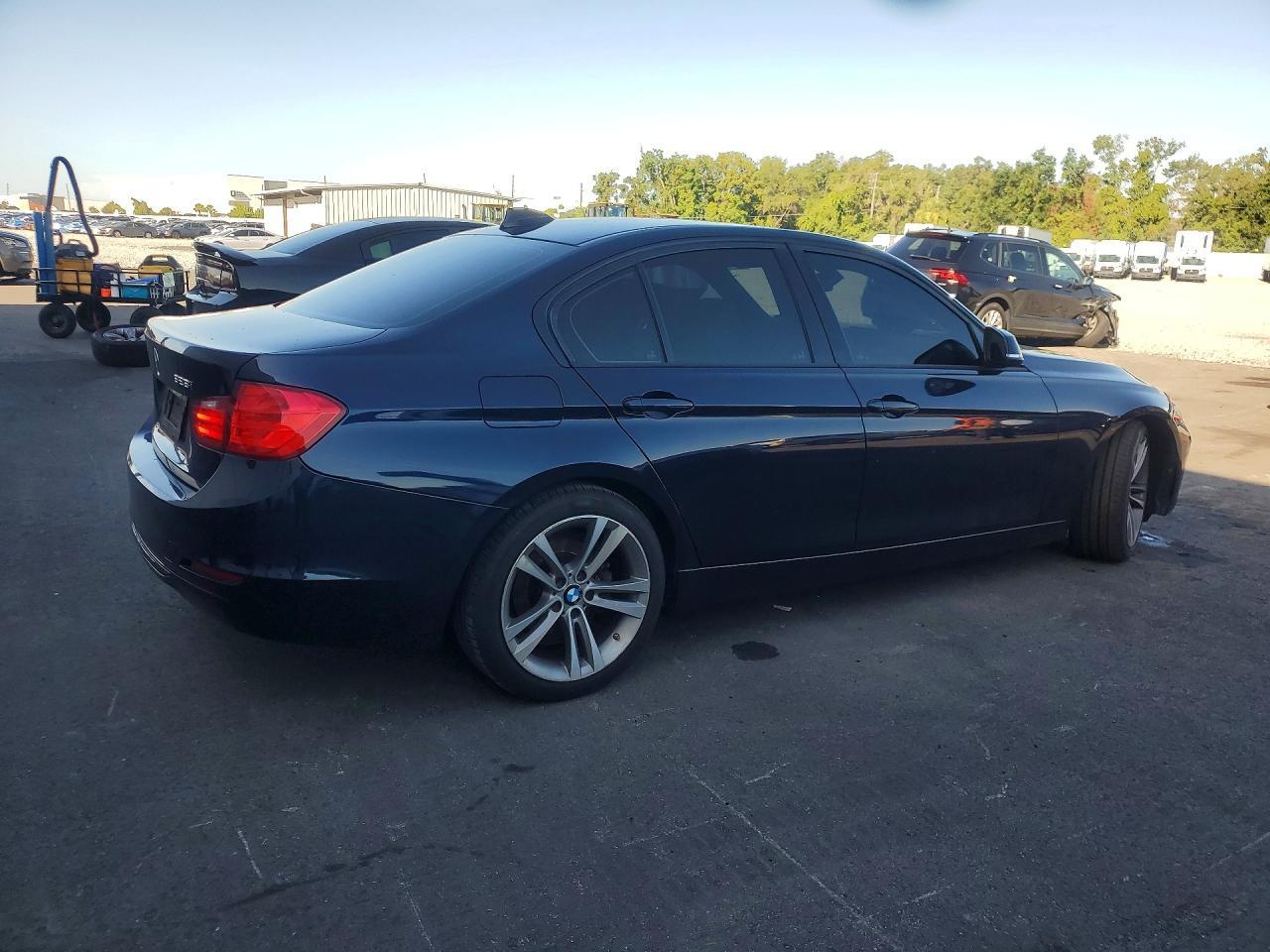 2015 BMW 328 I - zdjęcie 3