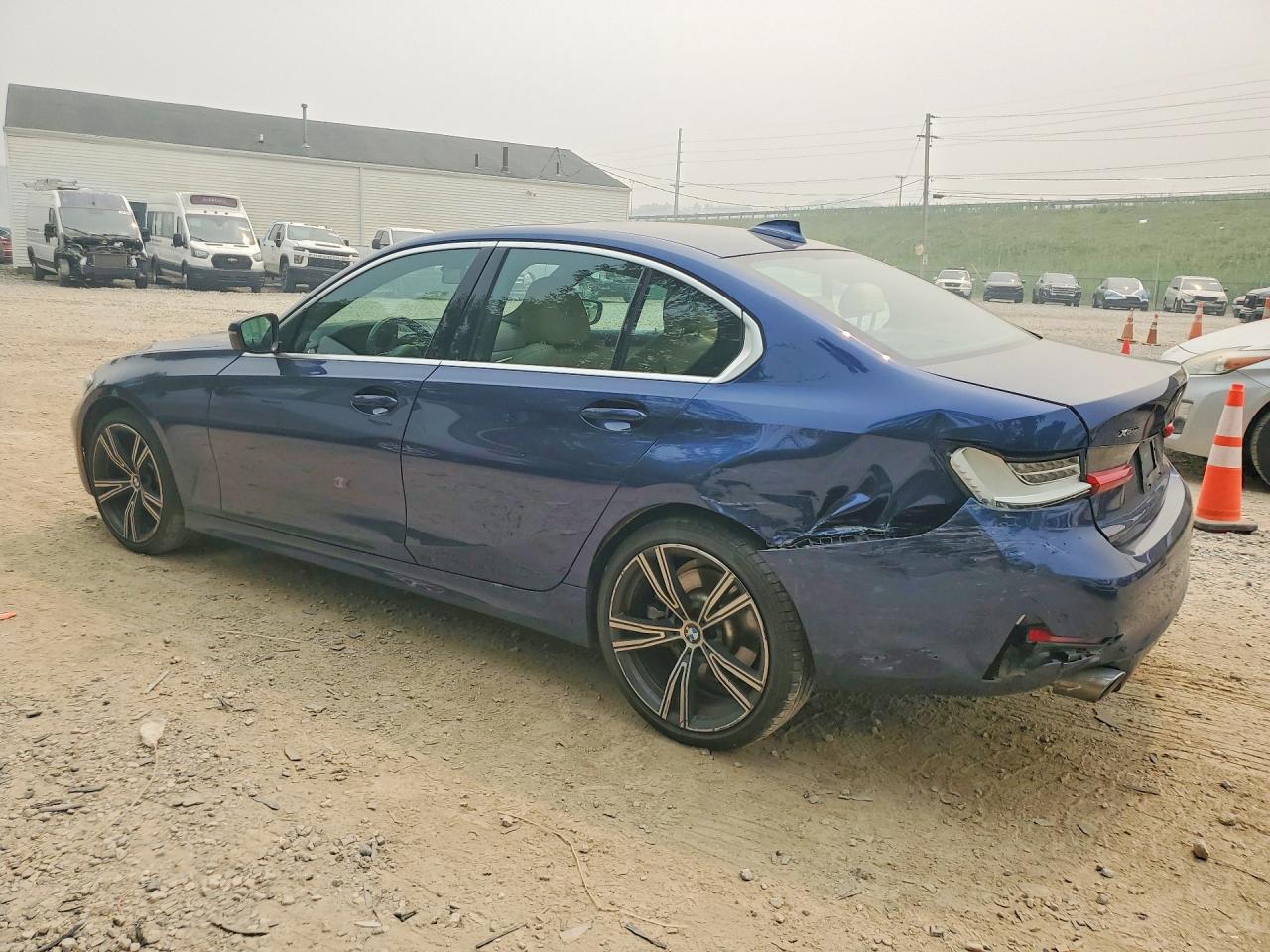 2020 BMW Seria 3 330i - zdjęcie 2