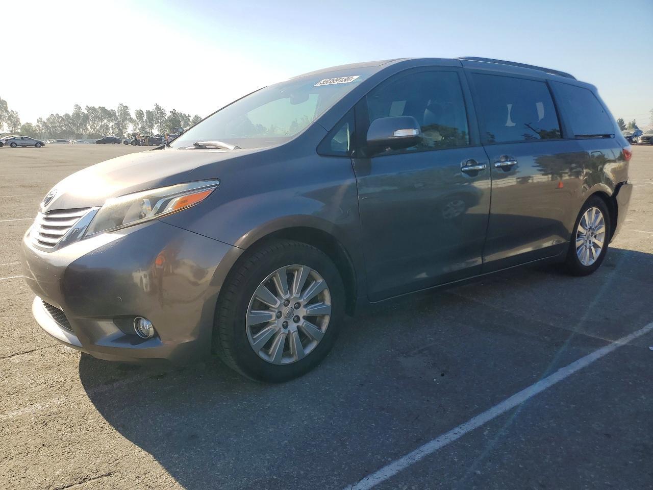 2015 Toyota Sienna Limited Premium 7-Passenger - zdjęcie główne