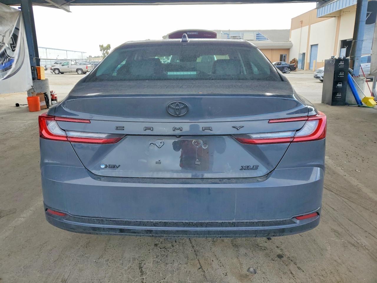 2025 Toyota Camry Xle - zdjęcie 6