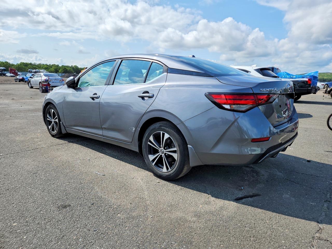 2020 Nissan Sentra Sv - zdjęcie 2