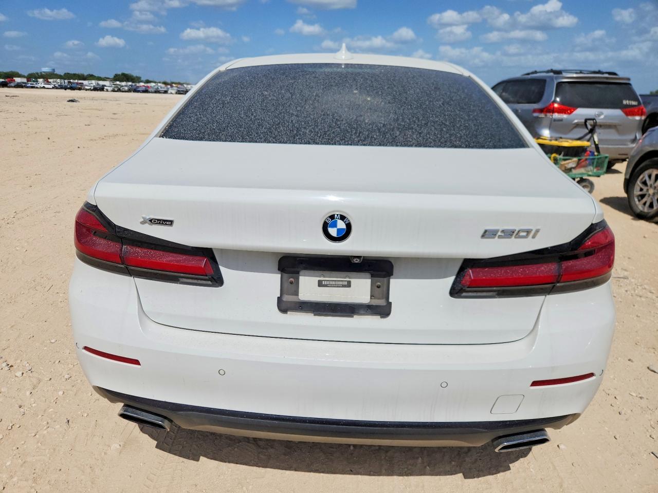 2021 BMW Seria 5 530i - zdjęcie 6