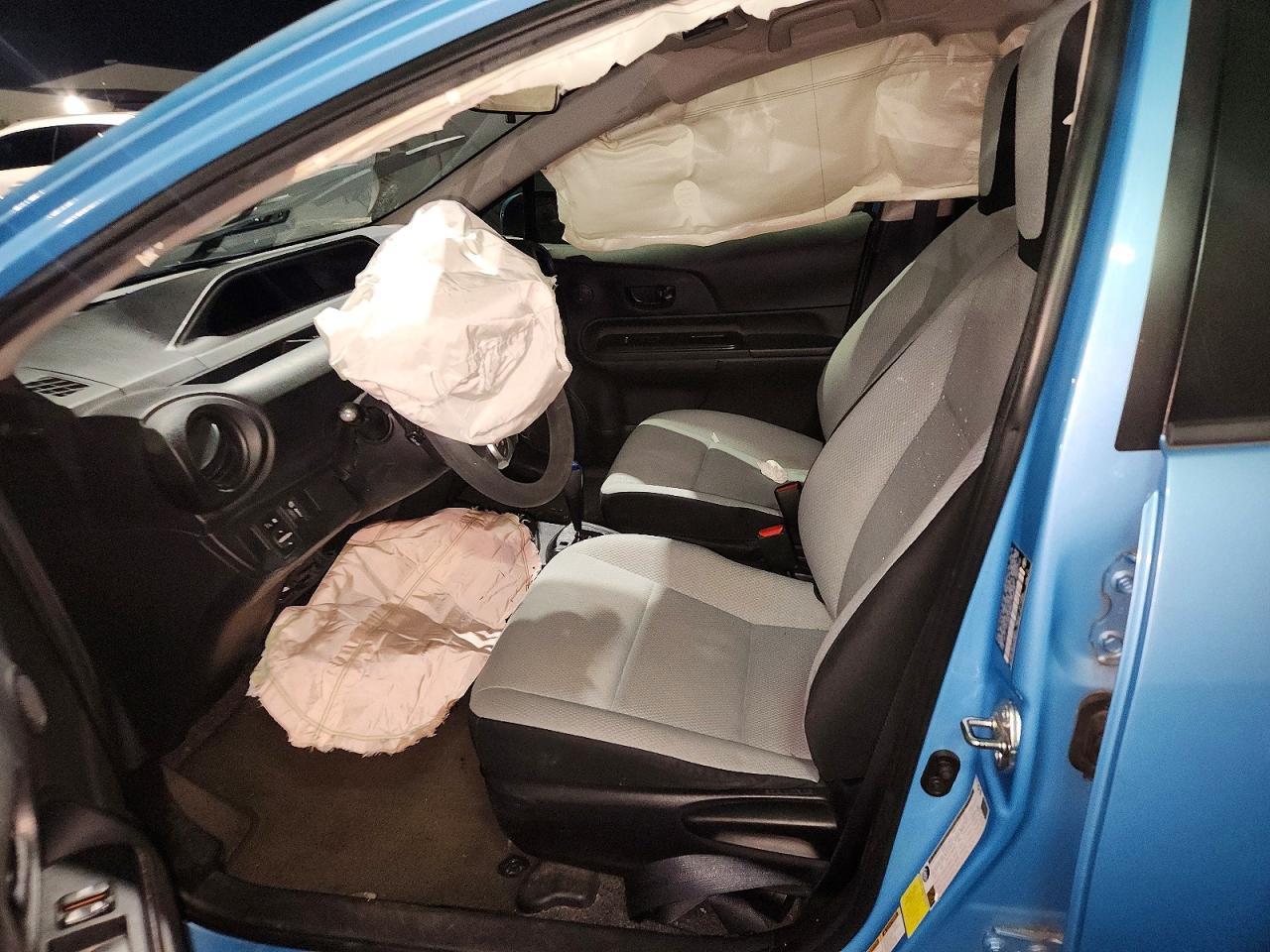 2015 Toyota Prius C One - zdjęcie 7