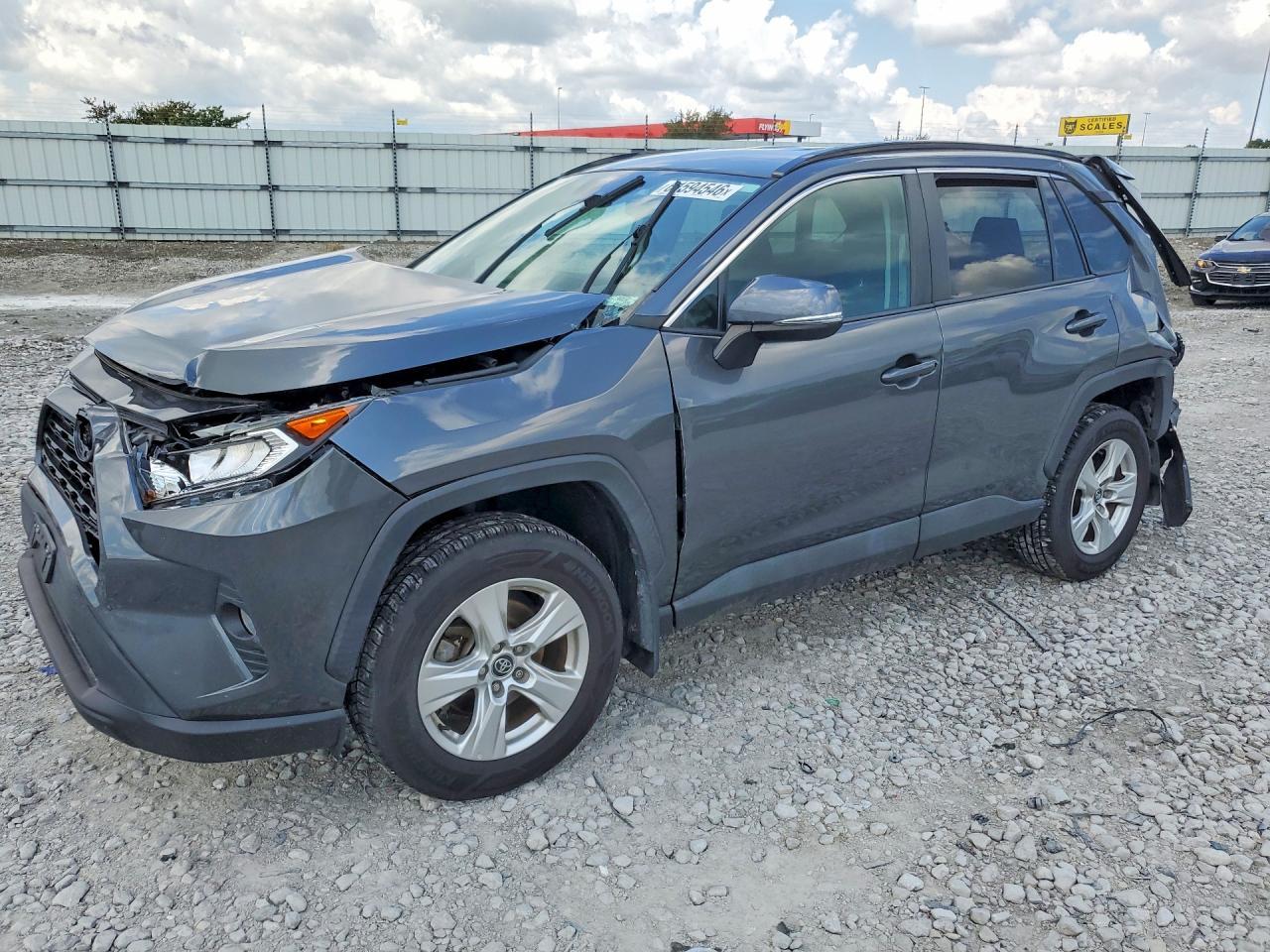 2021 Toyota Rav4 Xle - zdjęcie główne