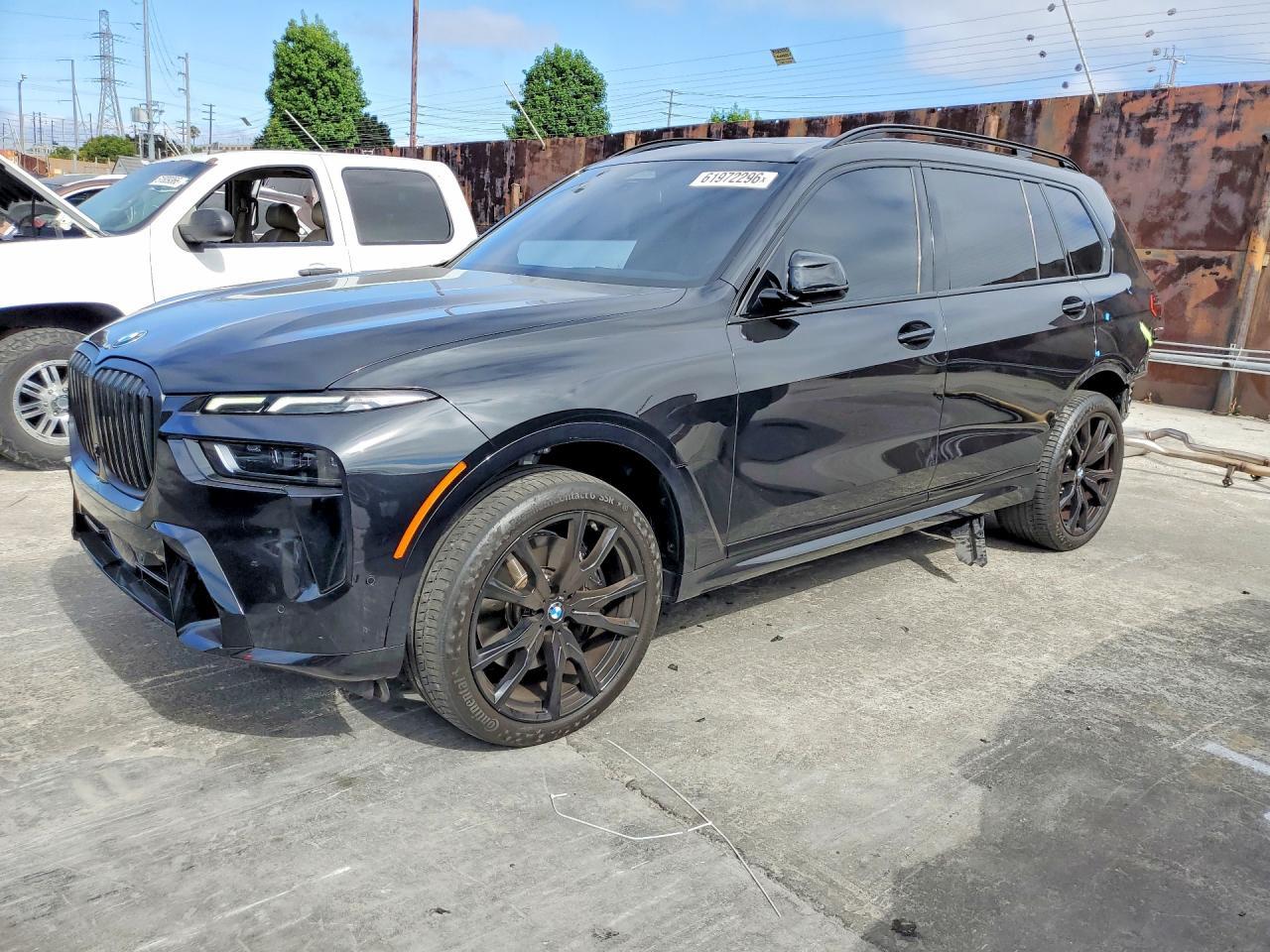 2024 BMW X7 xDrive40I - zdjęcie główne