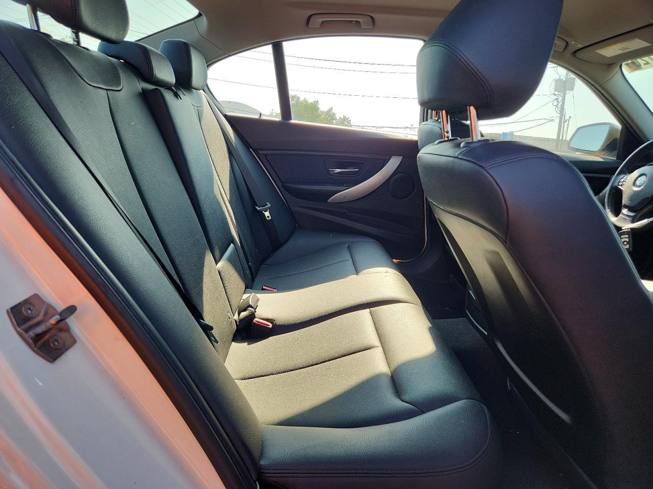2018 BMW Seria 3 320i - zdjęcie 10
