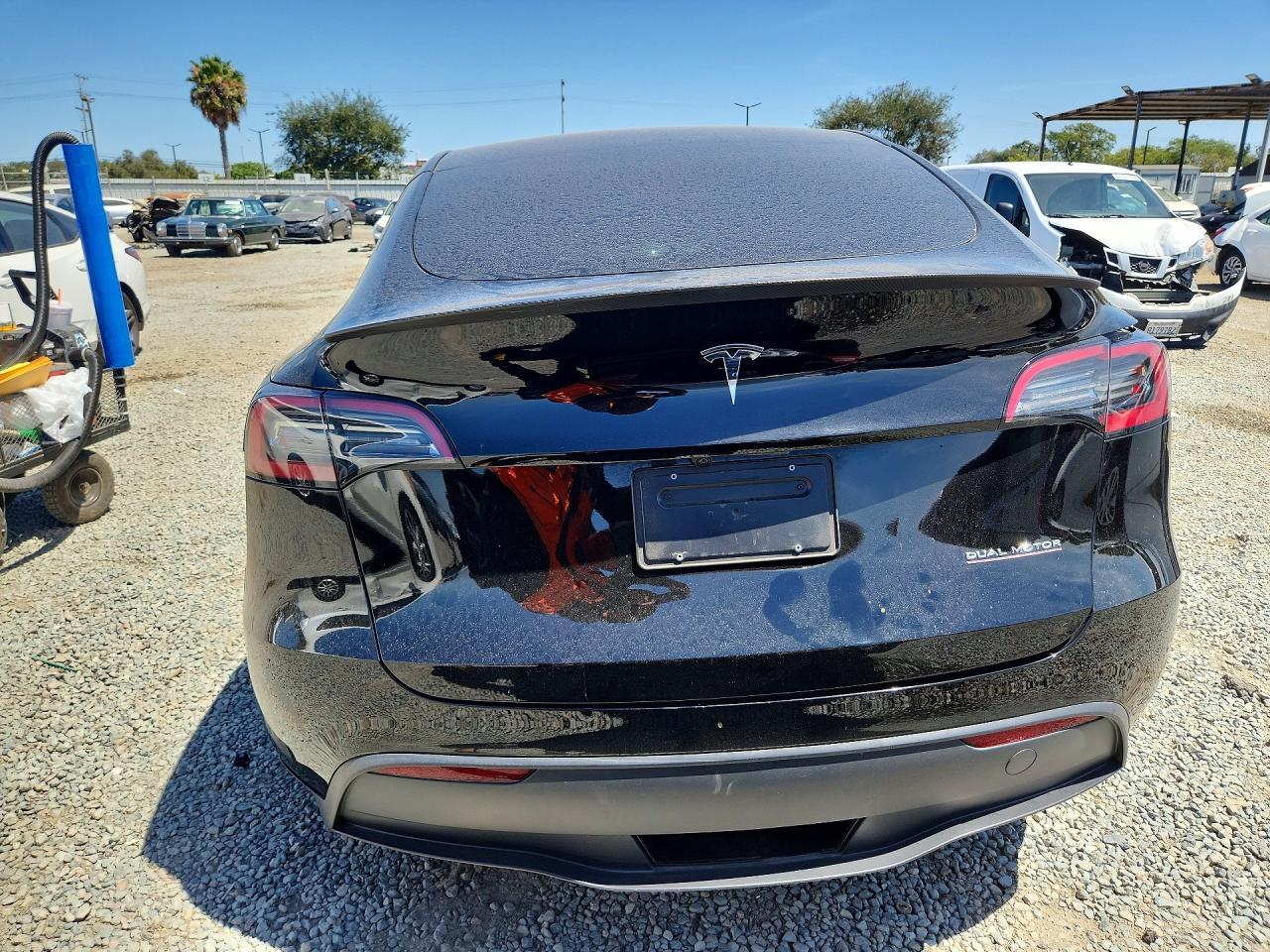 2025 Tesla Model Y - zdjęcie 6