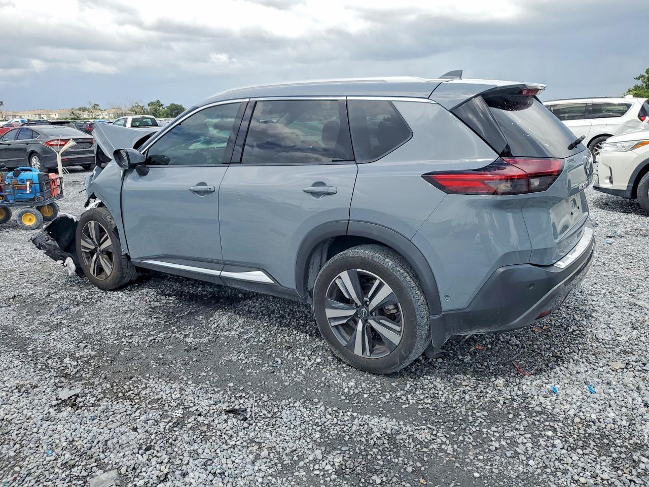 2023 Nissan Rogue Sl - zdjęcie 2