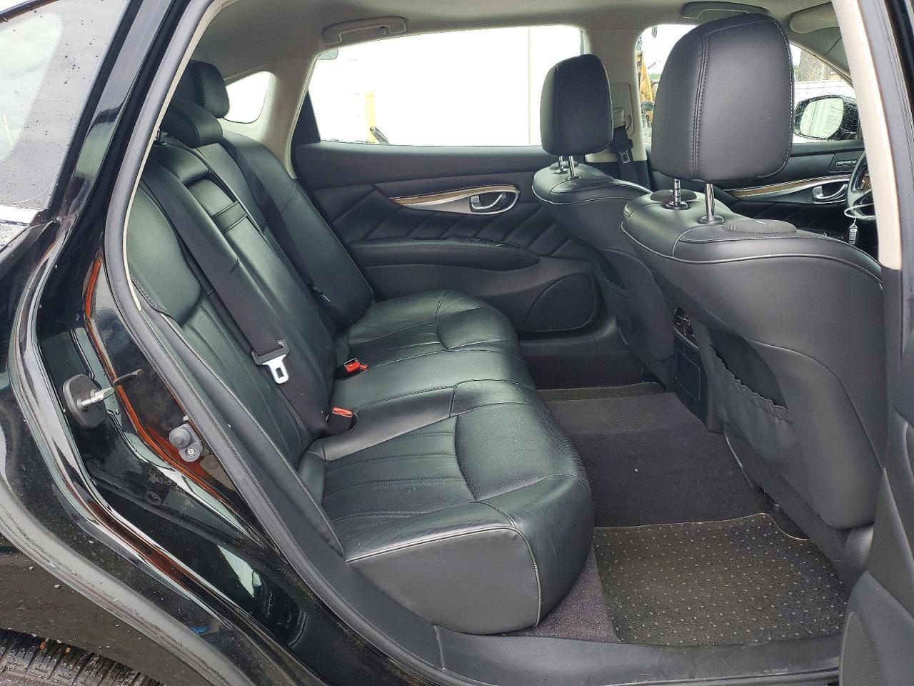 2015 Infiniti Q70L 3.7 - zdjęcie 10