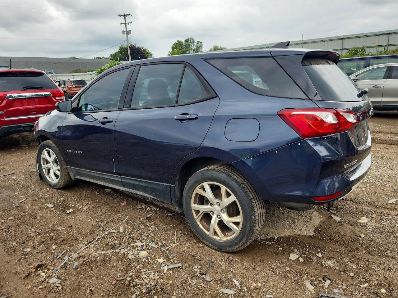 2018 Chevrolet Equinox Ls - zdjęcie 2
