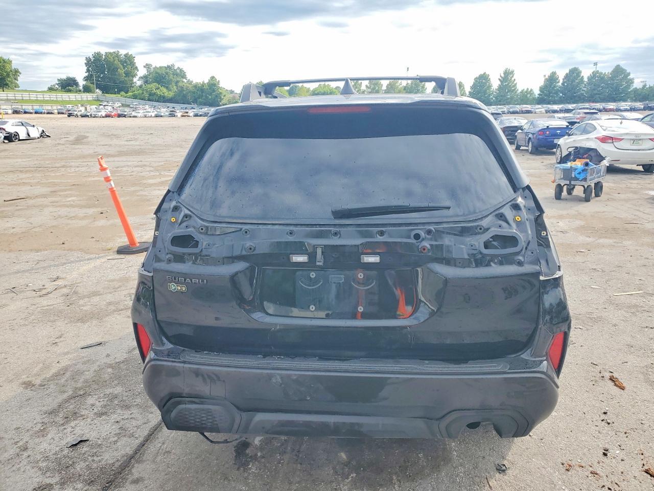 2025 Subaru Forester Premium - zdjęcie 11