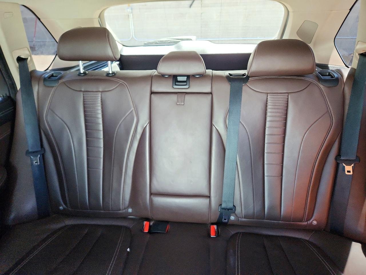 2016 BMW X5 xDrive50I - zdjęcie 10