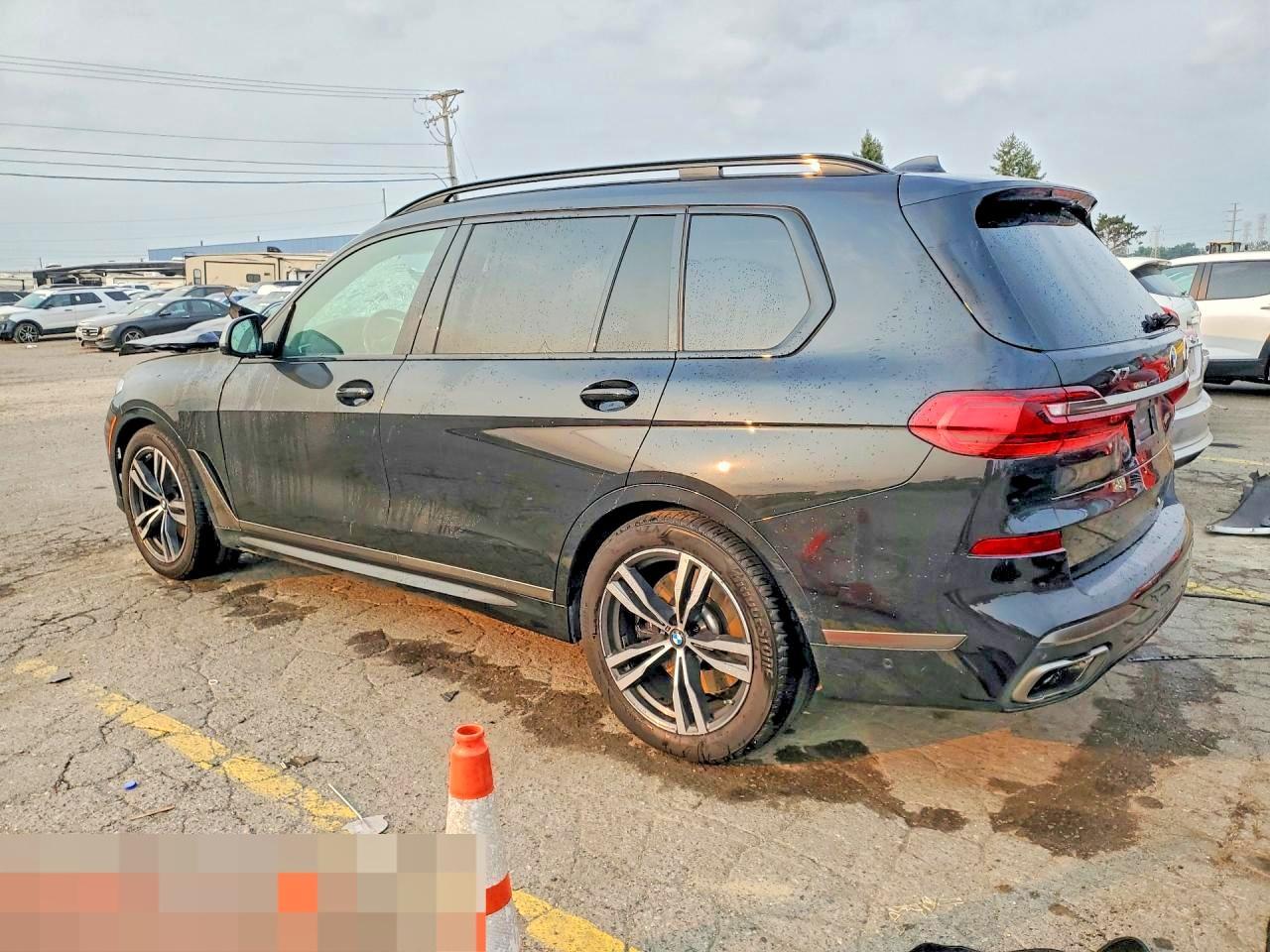 2022 BMW X7 M50I - zdjęcie 2