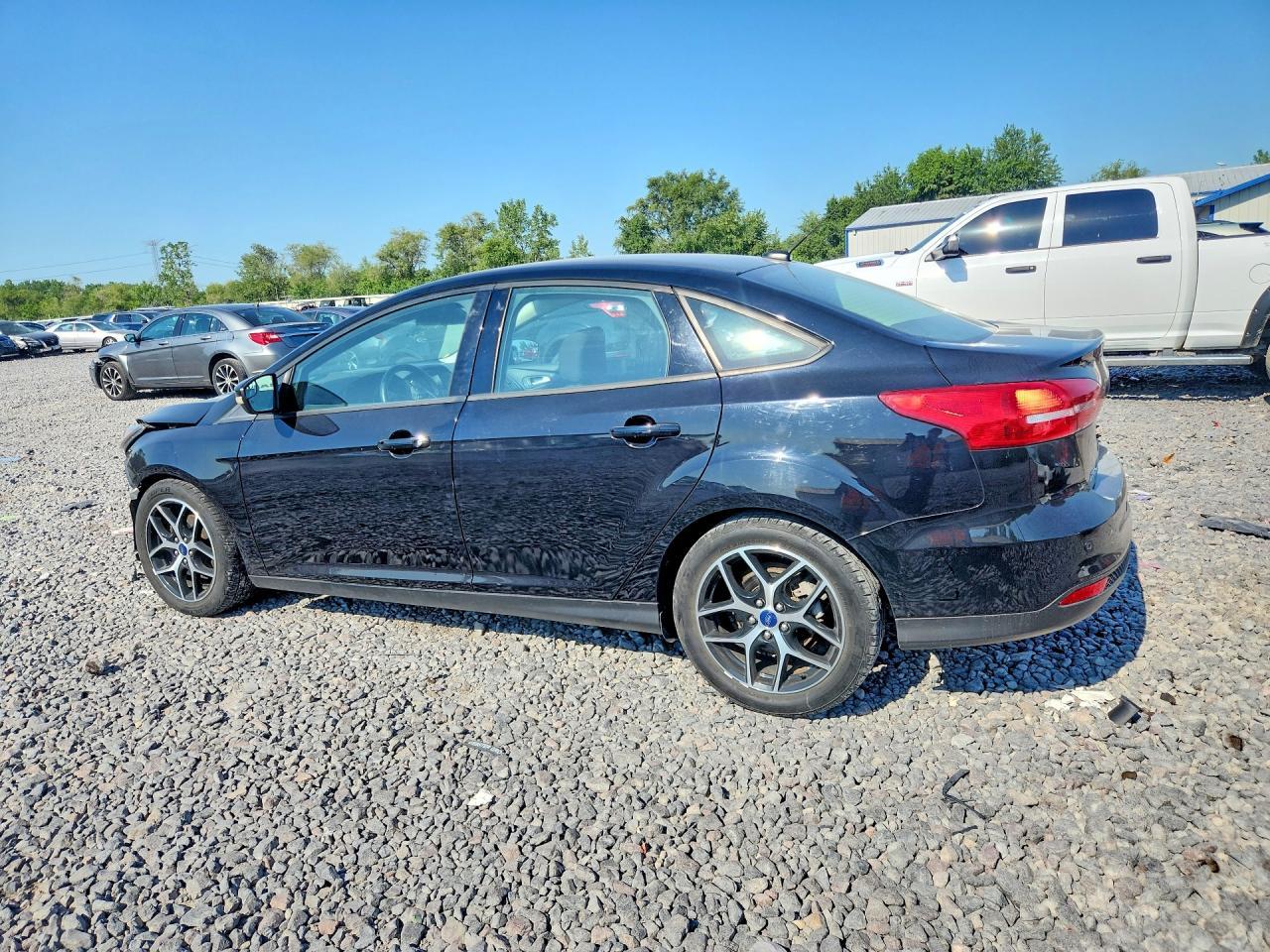 2017 Ford Focus Sel - zdjęcie 2