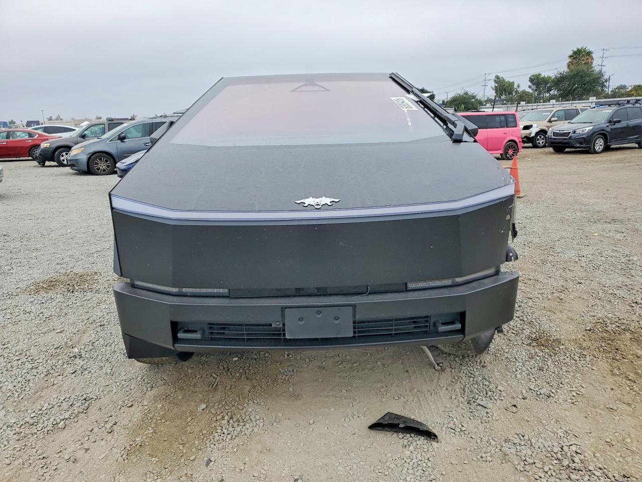 2025 Tesla Cybertruck - zdjęcie 5