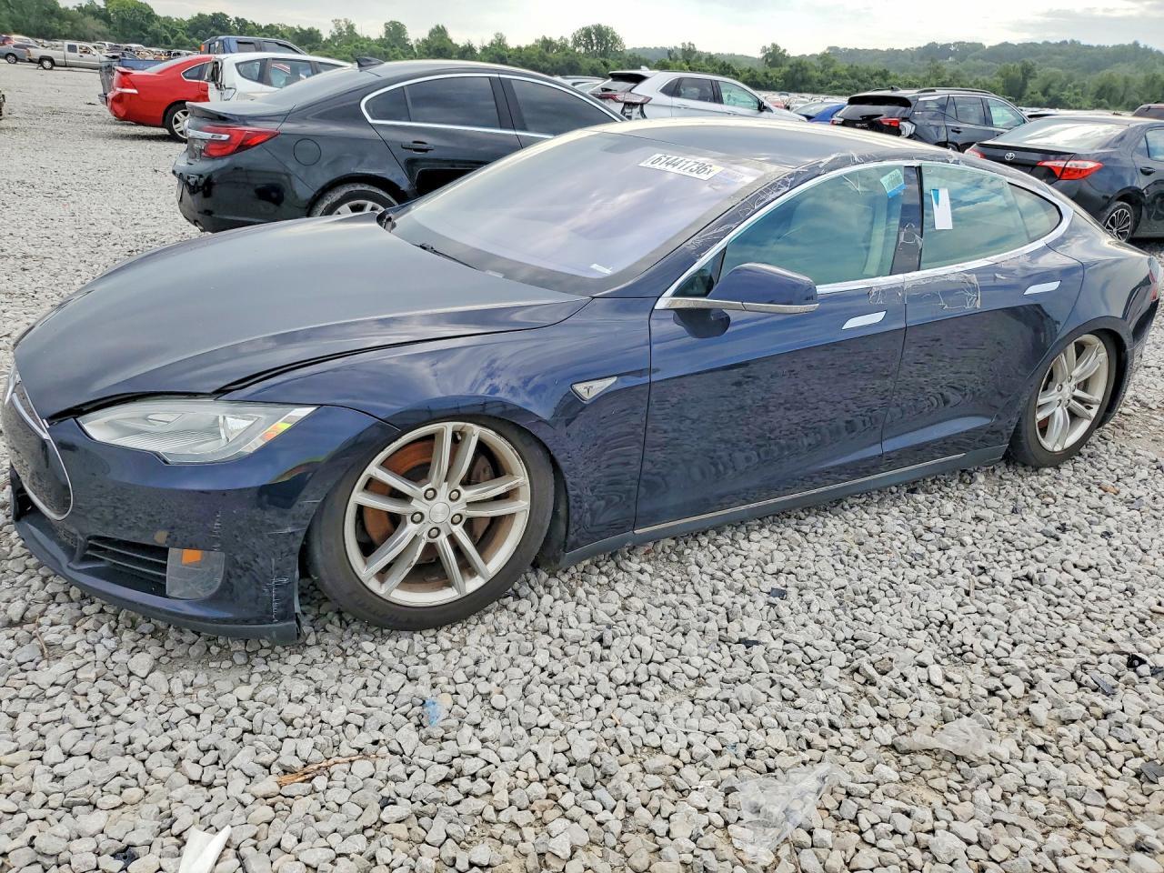 2013 Tesla Model S - zdjęcie główne