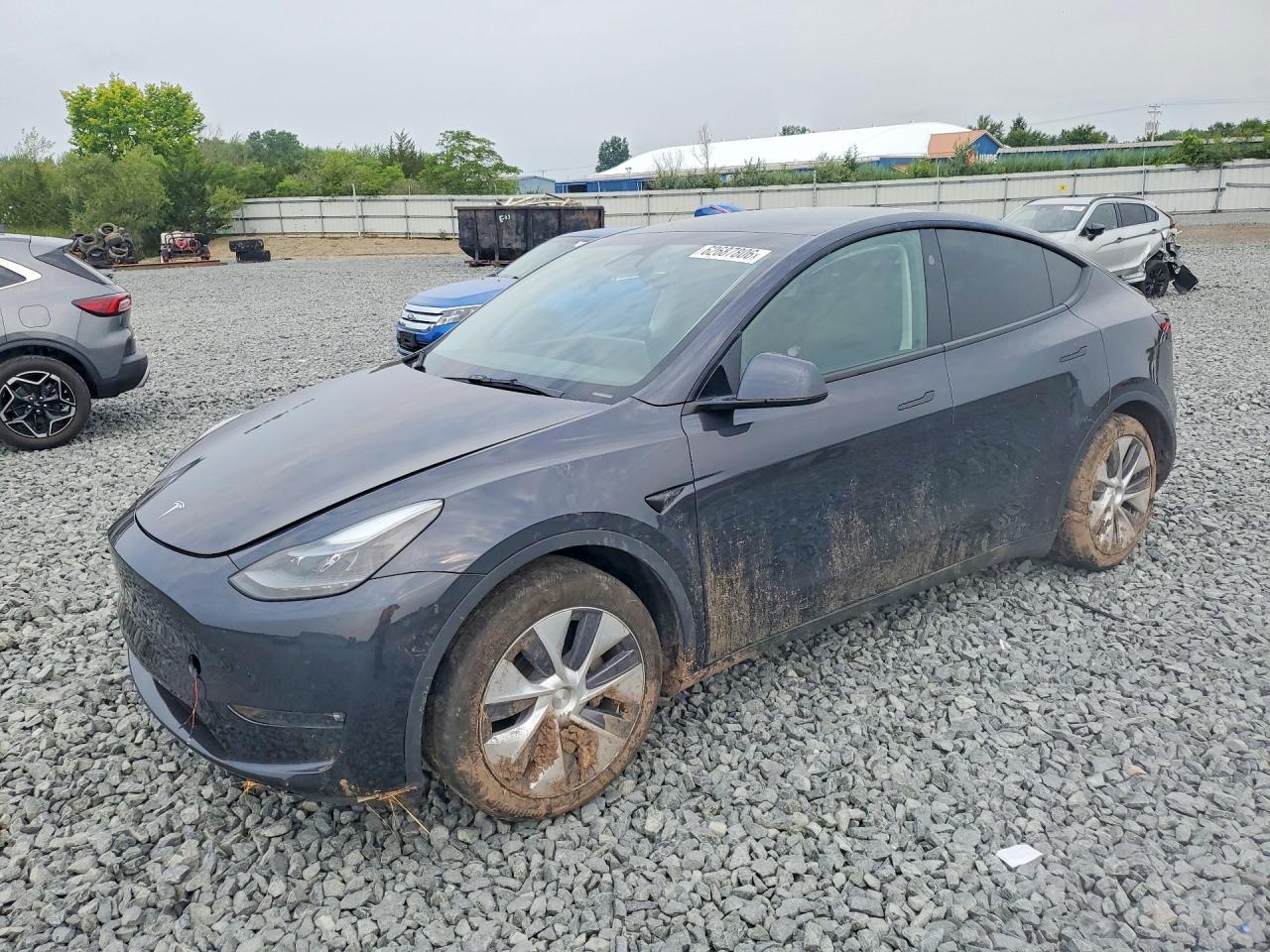 2024 Tesla Model Y - zdjęcie główne
