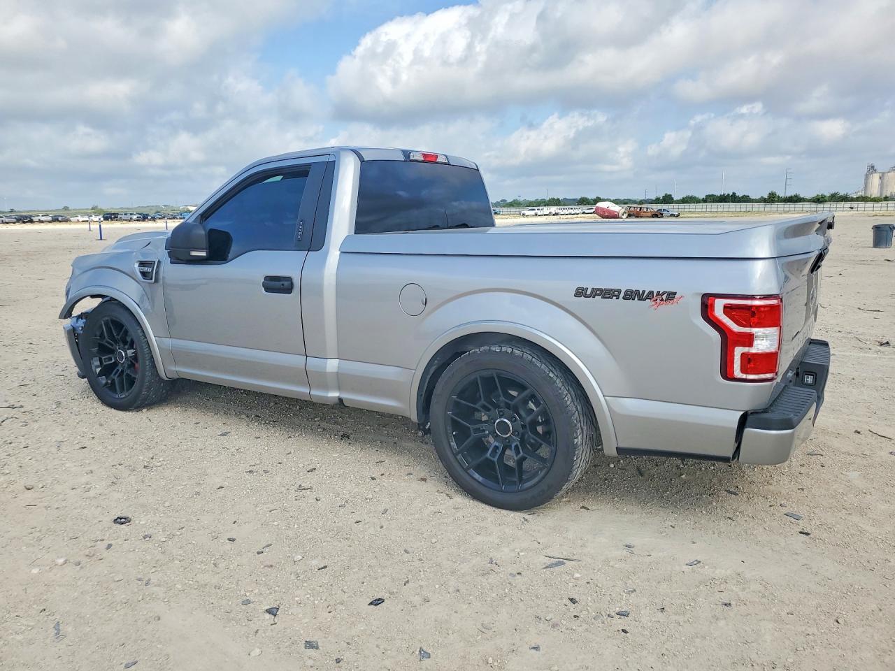 2020 Ford F150 - zdjęcie 2